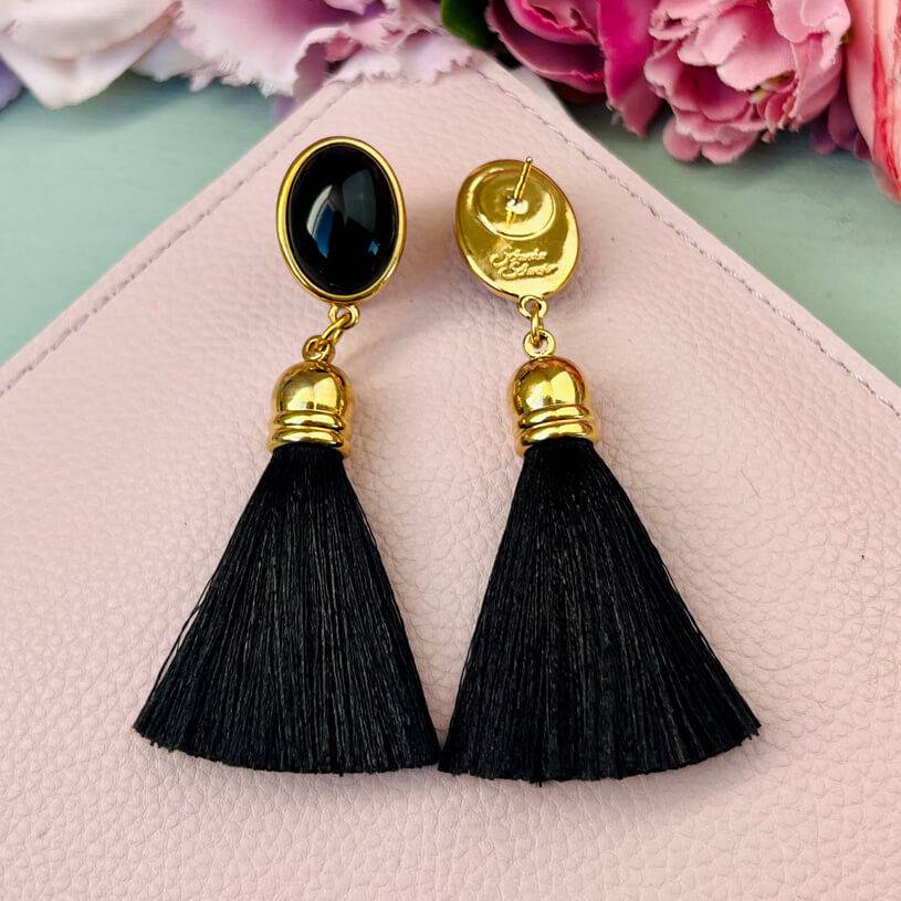 SchwesterSchwester Schwarze Ohrringe als Ohrstecker in Schwarz mit schwarzer Quaste von AmuseToi 50% Rabatt mit kostenlosem Versand