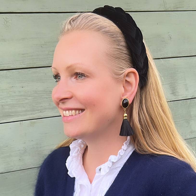 SchwesterSchwester Schwarze Ohrringe als Ohrstecker in Schwarz mit schwarzer Quaste von AmuseToi 50% Rabatt mit kostenlosem Versand