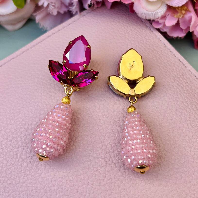SchwesterSchwester Funkelnde Ohrstecker in Pink mit rosafarbenen Glitzertropfen von AmuseToi Nur noch ein Tag übrig