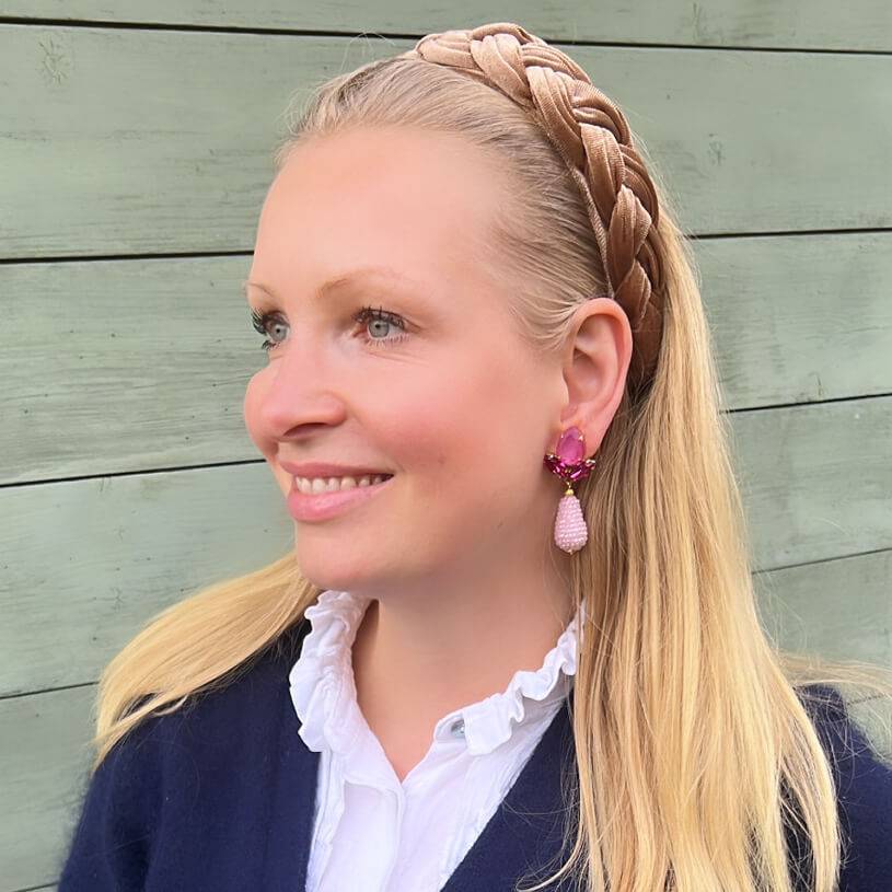 SchwesterSchwester Funkelnde Ohrstecker in Pink mit rosafarbenen Glitzertropfen von AmuseToi Nur noch ein Tag übrig