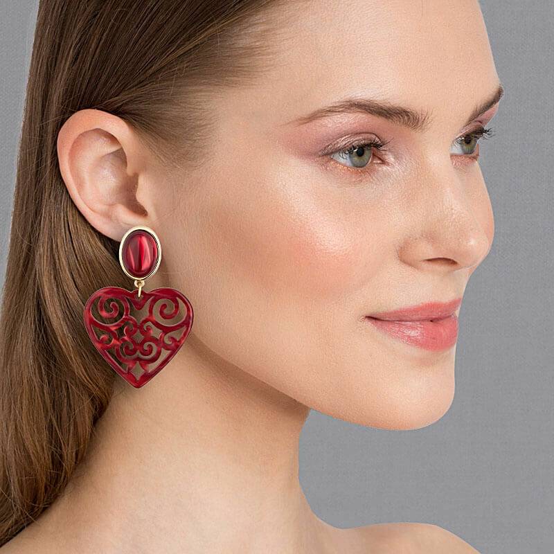 SchwesterSchwester Schöne Ohrringe in schimmerndem Rot mit Herz-Ornamenten von AmuseToi Preisnachlass