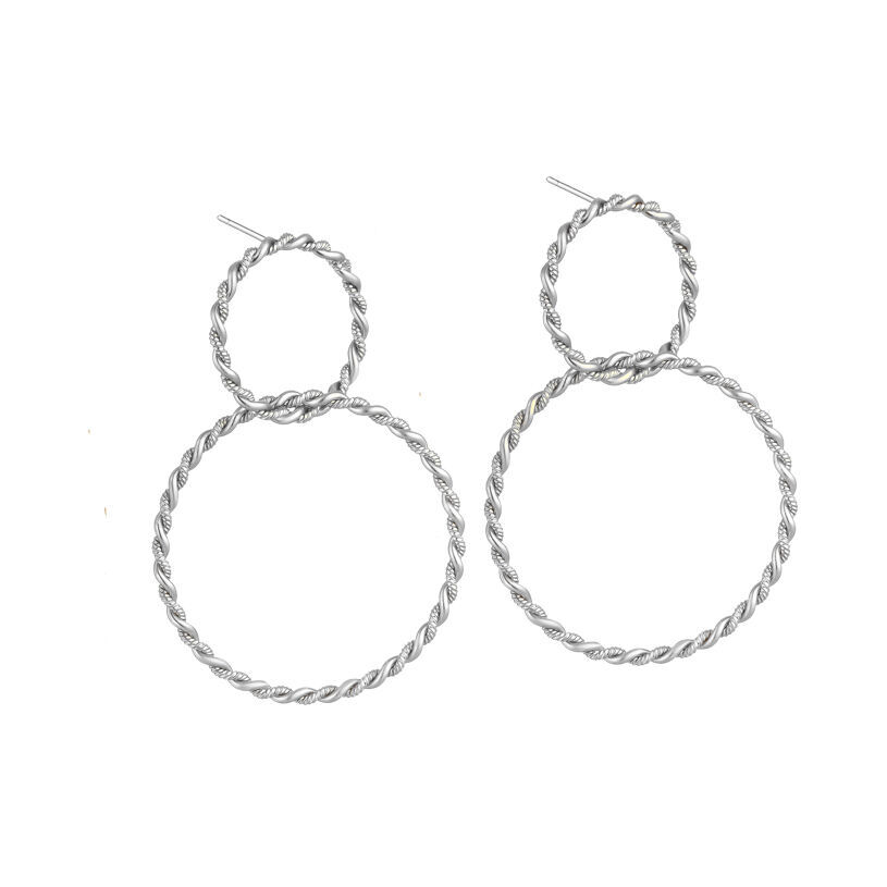 SchwesterSchwester Rhodinierte Ohrstecker aus zwei verschlungenen Ringen in Seiloptik Neuheiten