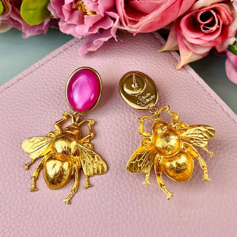 SchwesterSchwester Pinke Ohrstecker mit vergoldeter Hummel von AmuseToi Tägliche Deals