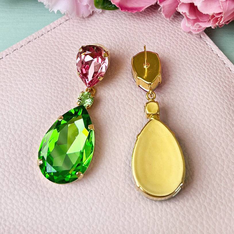 SchwesterSchwester Funkelnde Ohrstecker mit Glas-Kristallen in Grün und Rosa Super Sparpreis