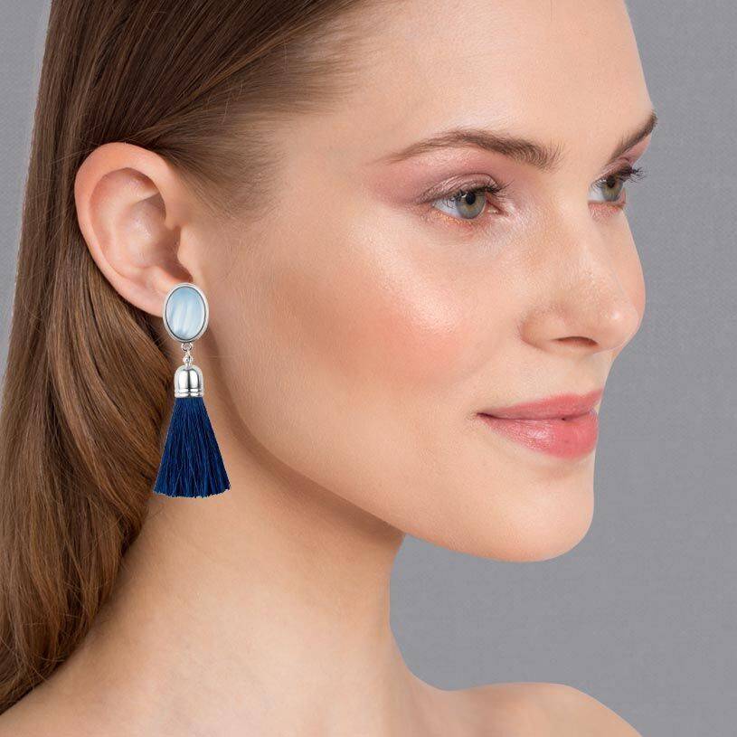 SchwesterSchwester Schimmernde hellblaue Ohrstecker mit marineblauen Quasten in Silberfarben Letzte 3 Tage