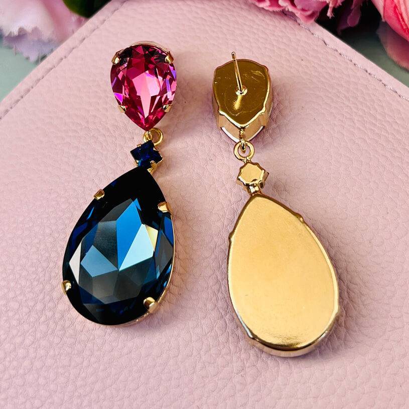 SchwesterSchwester Funkelnde Ohrstecker mit Glas-Kristallen in Pink und Dunkelblau Sonderangebot der Fabrik
