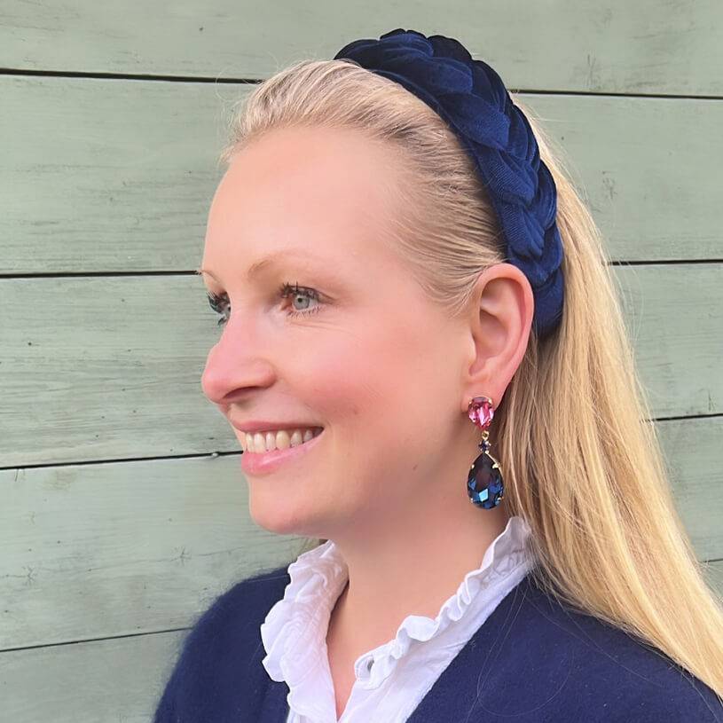 SchwesterSchwester Funkelnde Ohrstecker mit Glas-Kristallen in Pink und Dunkelblau Sonderangebot der Fabrik