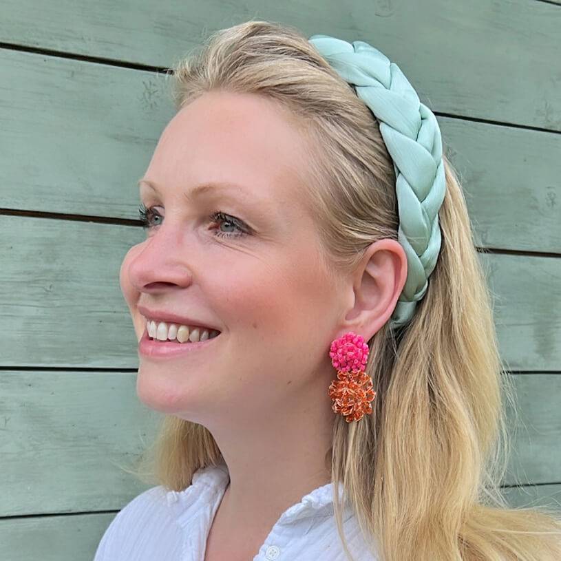 SchwesterSchwester Bunte Perlen-Ohrringe aus zwei Blüten in leuchtendem Pink und Orange Auslauf