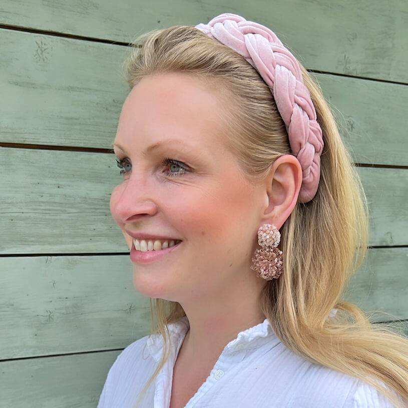 SchwesterSchwester Designer Perlen-Ohrringe aus zwei Blüten in Weiß und Nude Clearance-Verkauf