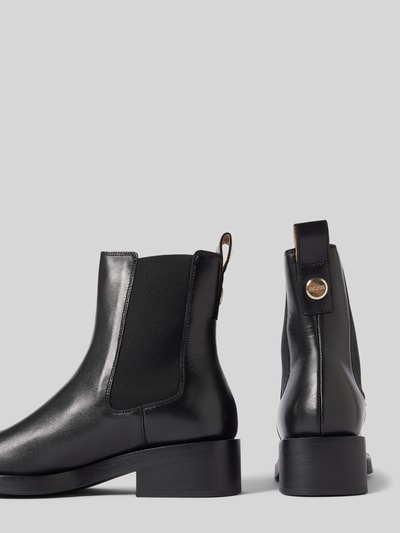 Peek & Cloppenburg BOSSChelsea Boots mit elastischen Einsätzen Modell 'Iryna' in black Tägliche Deals