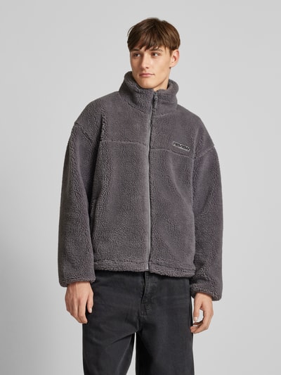 Peek & Cloppenburg REVIEWFleecejacke mit Label-Detail in dunkelgrau Begrenzt auf 3 Tage