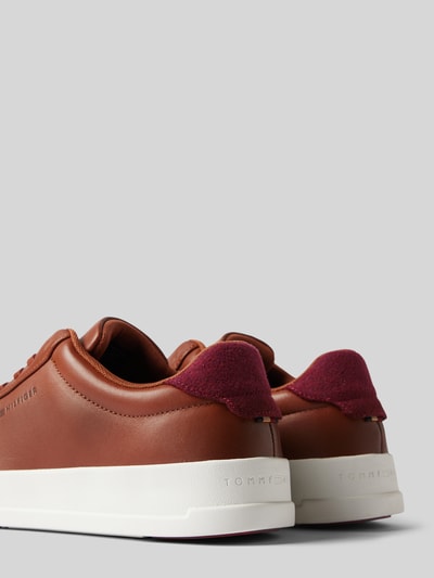 Peek & Cloppenburg Tommy HilfigerSneaker aus Leder mit Label-Detail in cognac Speichern exportieren