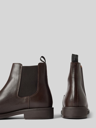 Peek & Cloppenburg SELECTED HOMMEChelsea Boots mit elastischen Einsätzen Modell 'JOSEPH' in mittelbraun im Angebot