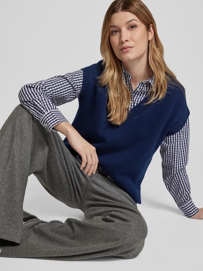 Peek & Cloppenburg Christian Berg WomanPullunder aus Lanawolle mit V-Ausschnitt in dunkelblau Black Friday