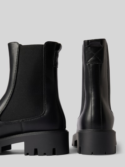 Peek & Cloppenburg OnlyBoots mit elastischen Einsätzen Modell 'BETTY' in black Räumungsverkauf