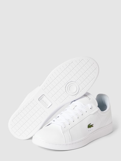 Peek & Cloppenburg LacosteSneaker mit Label-Print und Logo-Stitching Modell 'CARNABY' in weiss Letzter Tag