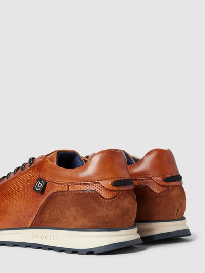 Peek & Cloppenburg bugattiLedersneaker mit Label-Detail Modell 'Cirino' in cognac Nur noch ein Tag übrig